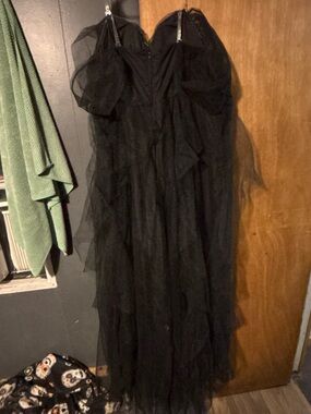 Black Strapless Tulle Evening Dress - Elegant Layered Gown